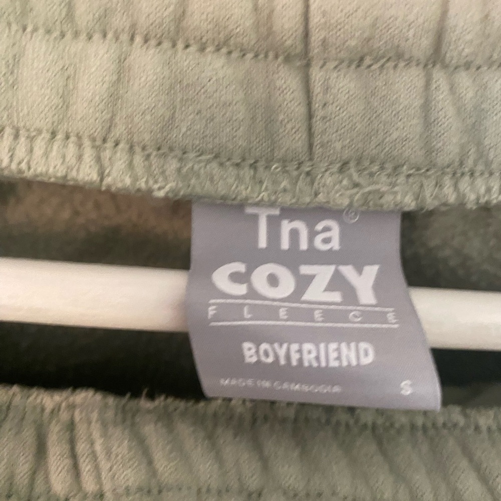 Aritzia sage green Jogger Pants - Picture 5 of 5